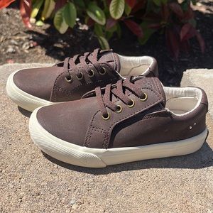 Sperry Little Kid's Striper II LTT Junior Sneaker size 9. Like new, worn 1 time